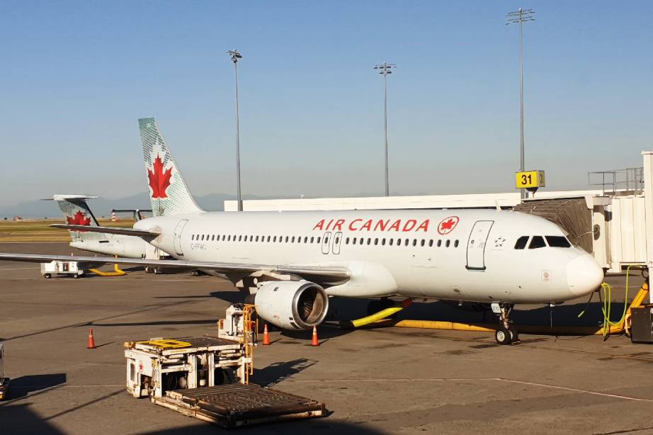 Maschine von Air Canada am Flughafen